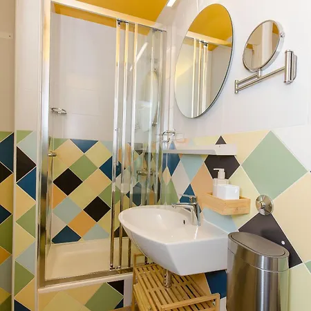 Apartment Urban Split